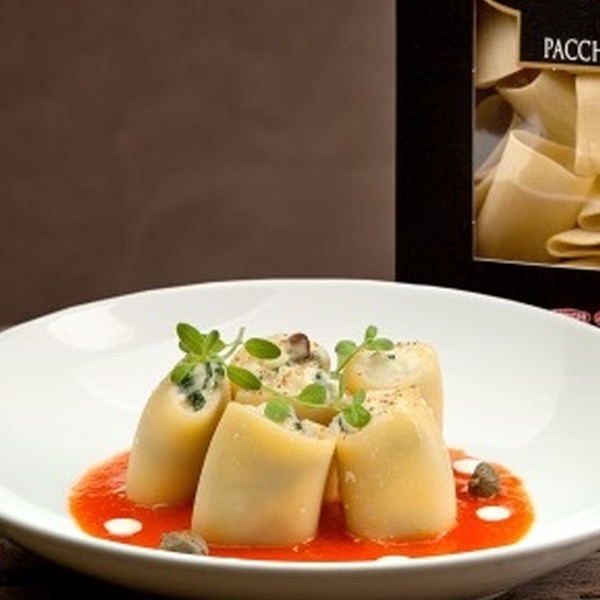 Ricette_Paccheri ripieni di ricotta e mozzarella su coulis di pomodoro.png